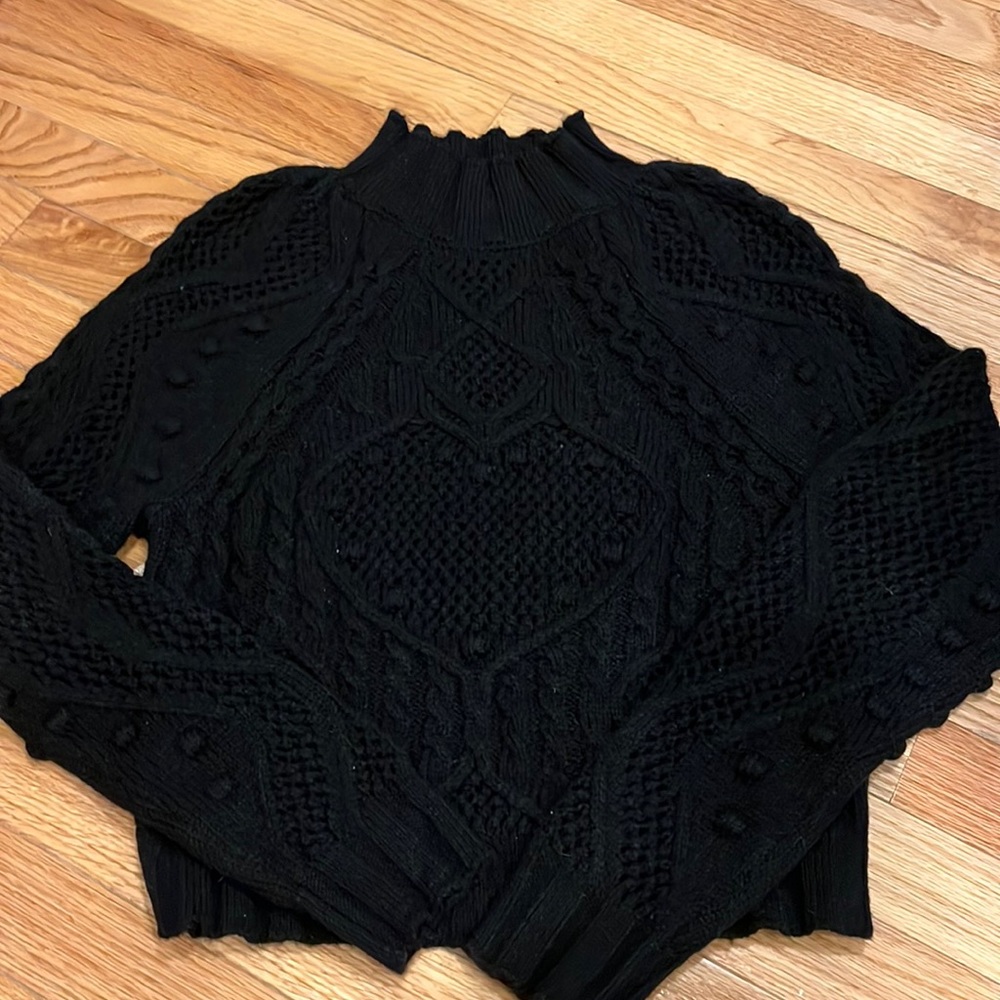 FREE PEOPLE BLACK SMALL SWEATER